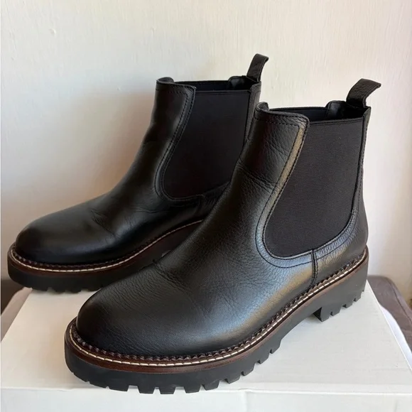 Caslon Miller Black Chelsea Boots - Picture 4 of 10